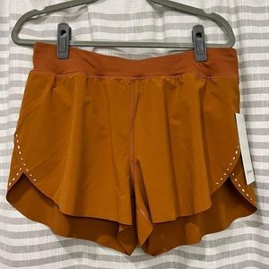 Lululemon Find your Pace high rise 3” shorts